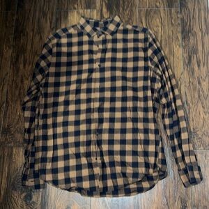 H&M Flannel Button Down

Worn Once

Size Large